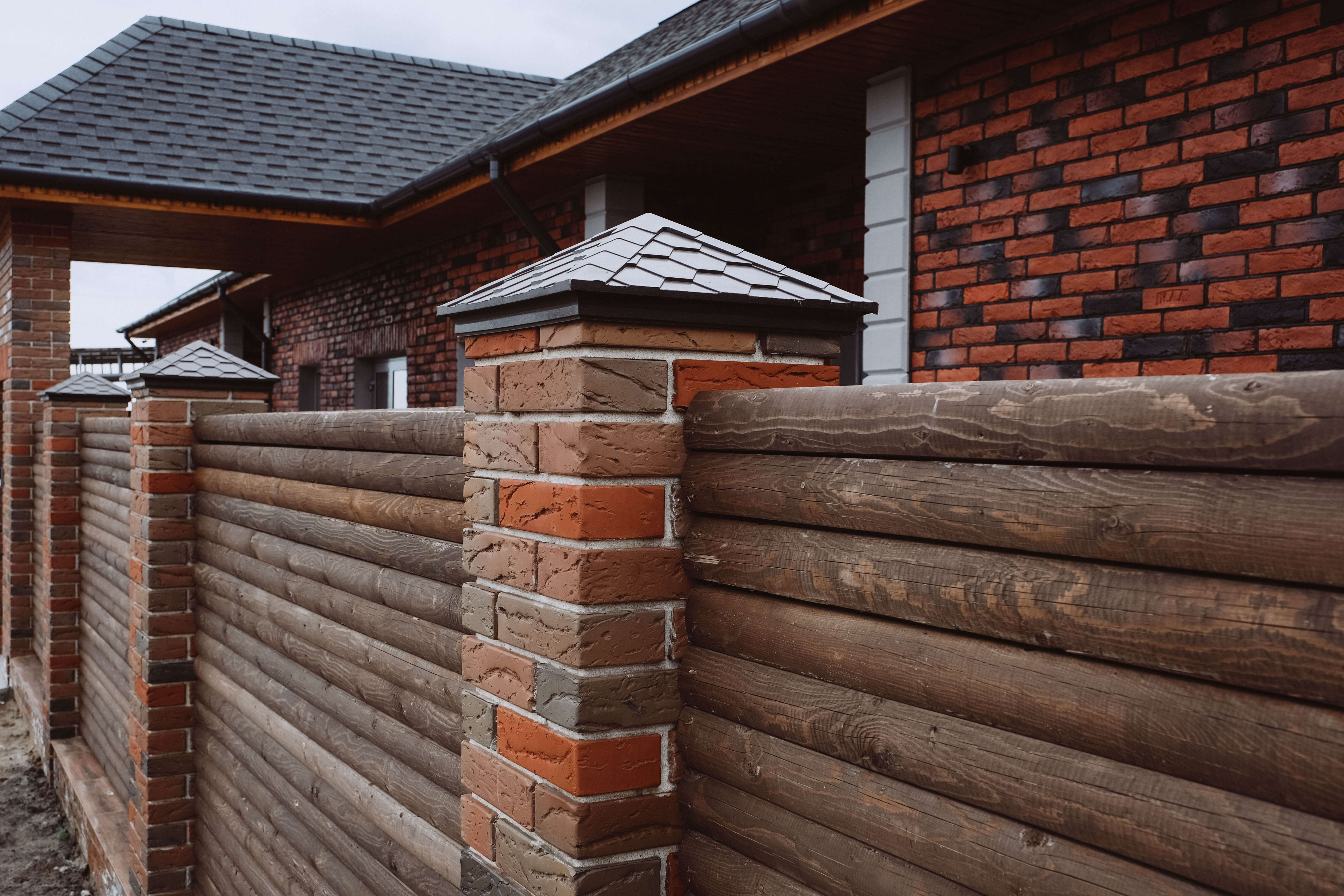 Колпак Zking Эверест Коричневый на столб 1.5х1.5 кирпича (390х390мм) в Югорске фото