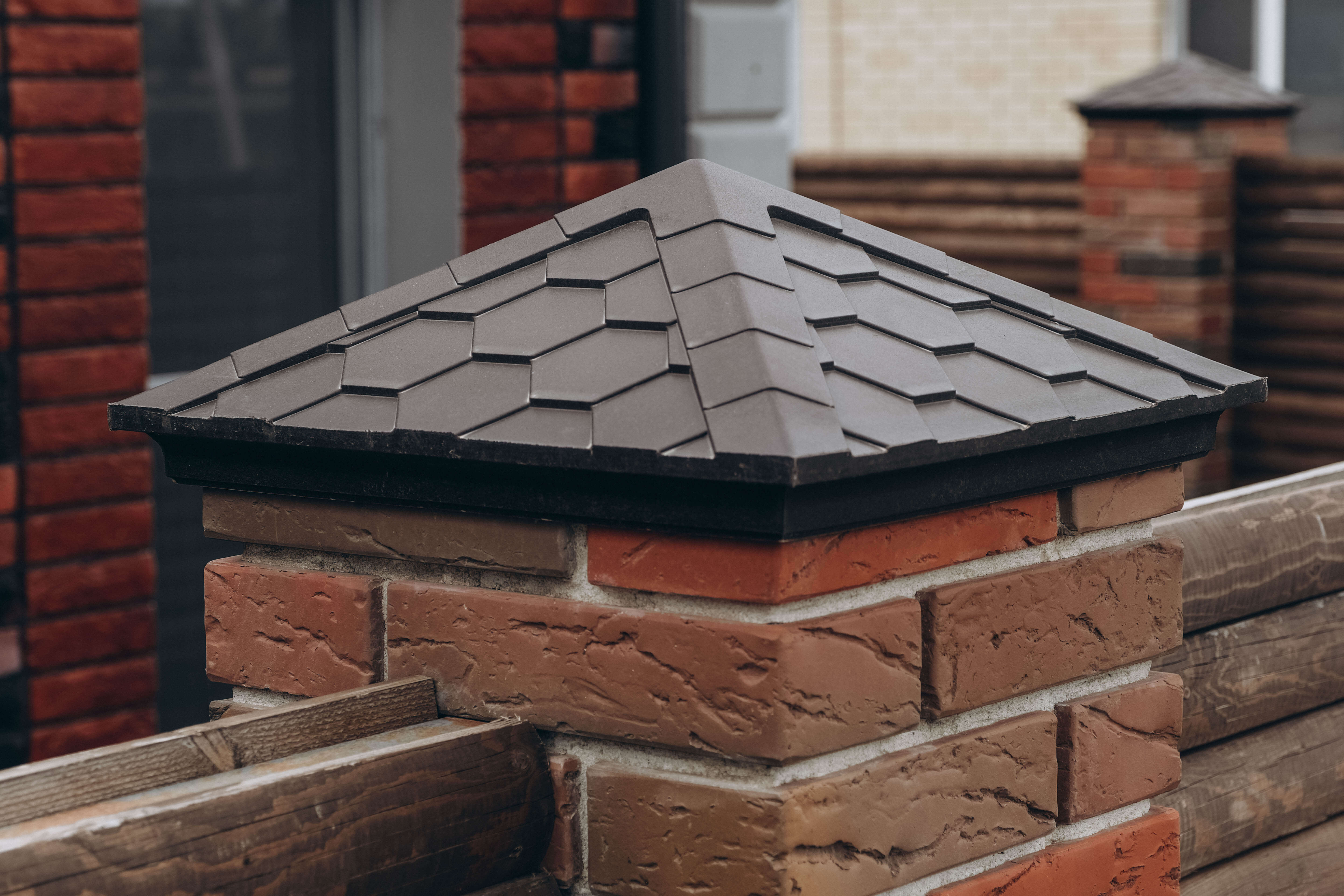 Колпак Zking Эверест Коричневый на столб 1.5х1.5 кирпича (390х390мм) в Югорске фото